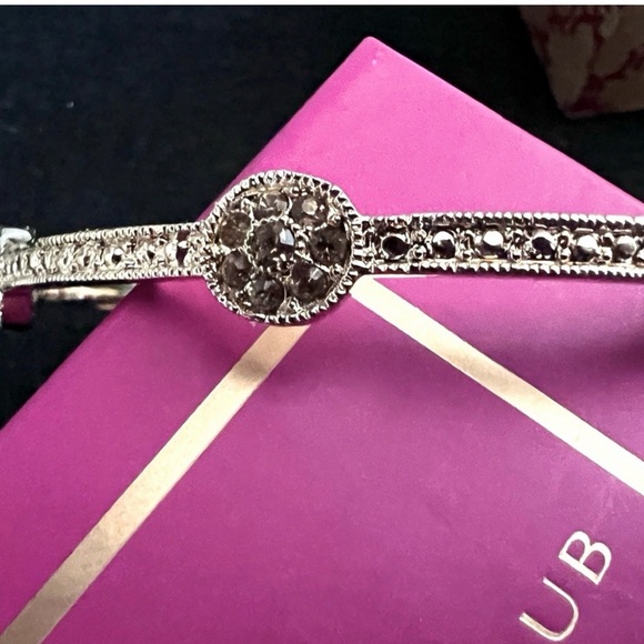 BRACELET CHARTER CLUB BANGLE NWT
Gold Tone & Golden Rhinestone 
Incl Gift Box - Picture 2 of 6
